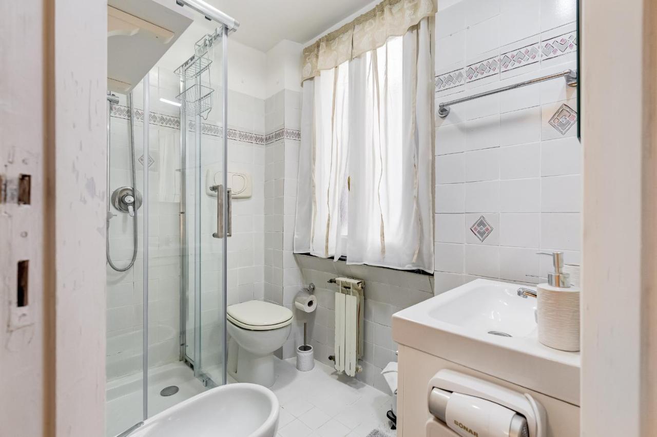 White Coronari Apartment Рим Екстериор снимка
